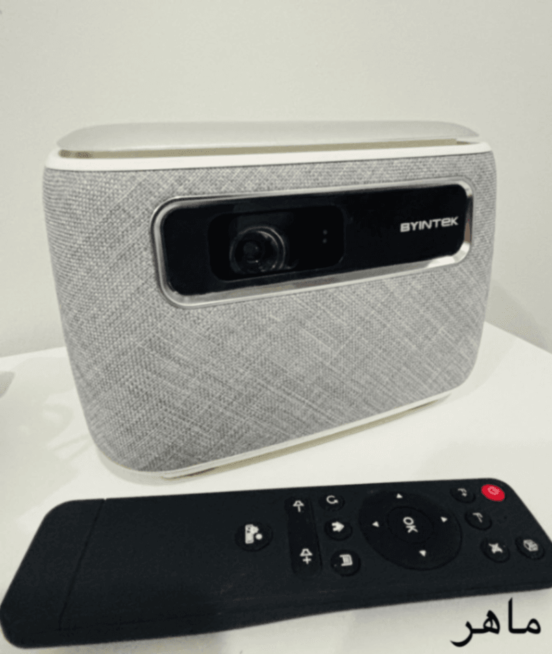 بروجكتور BYINTEK R20 Pro ذكي بحالة ممتازة – مناسب للدورات التدريبية والاجتماعات والأفلام والعروض التقديمية. - 1